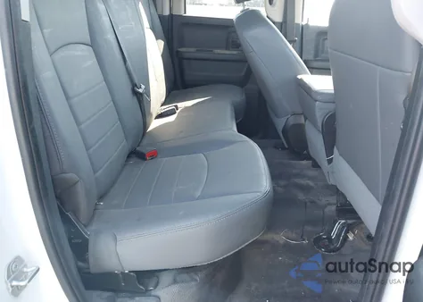 2020 Ram 1500 Classic Tradesman 4X4 6'4 Box z USA, uszkodzony, nr VIN 1C6RR7FG8LS150786